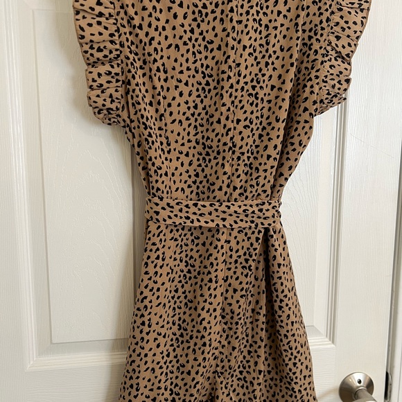 Cheetah print romper - Picture 2 of 3